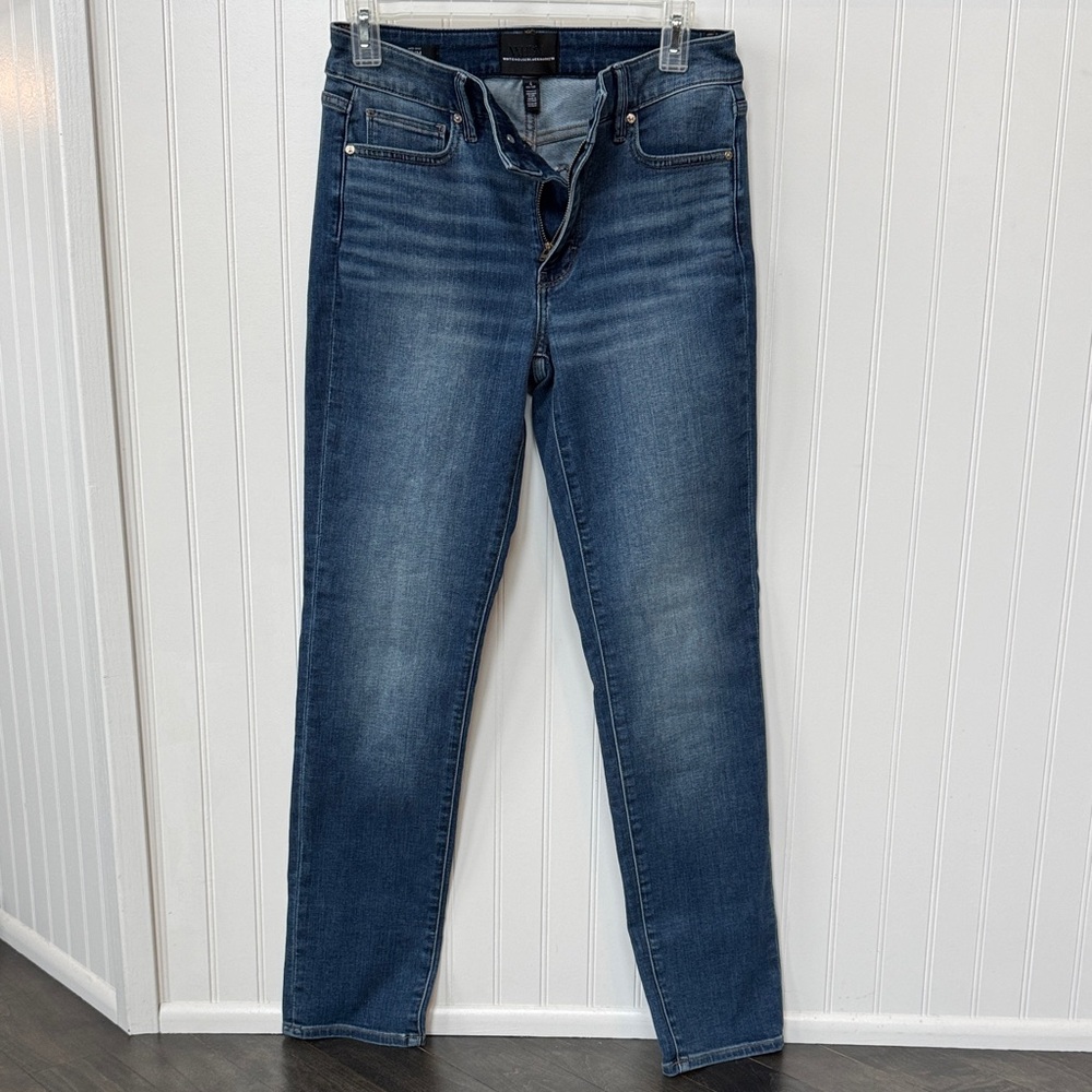 White House Black Market Women's Straight Leg Jeans - Blue Indigo Wash